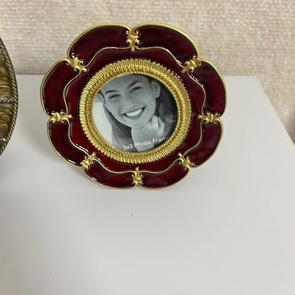 SIXTREES Photo Frames Set of 2 Round Floral Gold Red Butterfly‎ Accent